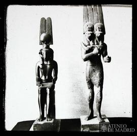 
París. Museo del Louvre. Estatuillas egipcias
