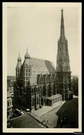 Tarjeta postal de vista exterior de la Catedral de San Esteban o Stefanskirche en Viena editada p...