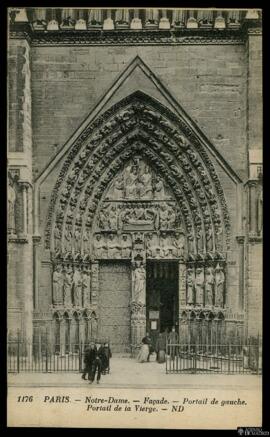 Tarjeta postal de vista exterior de la puerta izquierda de la Portal de la Virgen de la fachada p...