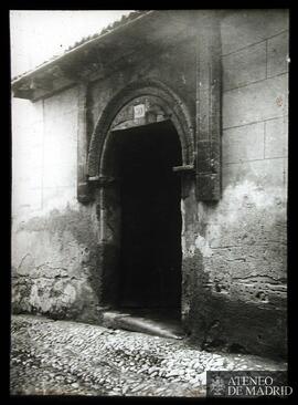 
Segovia. Puerta de una casa del barrio de las Canonjías

