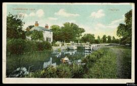 Tarjeta postal circulada a color de la esclusa Caversham Lock en el río Támesis remitida a Mrs. W...