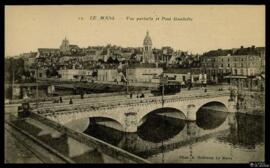 Tarjeta postal de vista parcial de Le Mans y el Pont Gambetta editada por A. Dolbeau en la misma ...