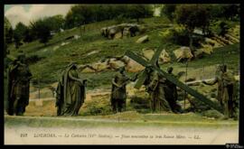 Tarjeta postal a color del grupo escultórico de la IV Station du Calvaire de Lourdes, en la que J...