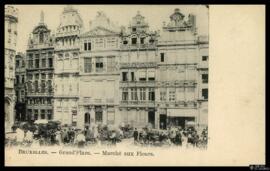 Tarjeta postal de escena urbana costumbrista del mercado de flores en la Grand'Place de Bruselas