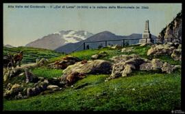 Tarjeta postal policromada del Valle del Cordevole, con vista hacia las montañas del Col di Lana ...