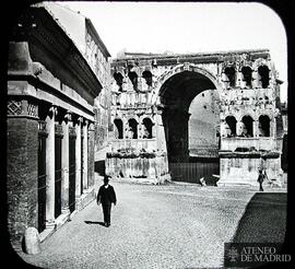 7910 / 20242.  Roma. Arco de Jano