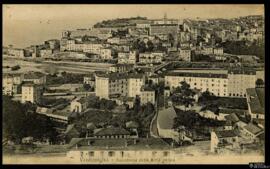 Tarjeta postal circulada de vista panorámica de la ciudad antigua de Ventimiglia editada por G. G...