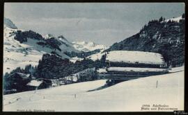 Tarjeta postal de cabañas en el paso de montaña Hahnenmoos en la comuna Adelboden en los Alpes su...