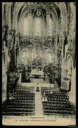 Tarjeta postal de vista interior de la Basílica del Rosario de Lourdes editada por Sireygeol en l...