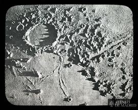 137.¿Vista de los cráteres de la luna?