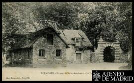 Tarjeta postal de vista exterior en la cortijada o hameau de María Antonieta de Austria en Versal...