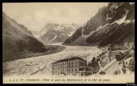 Tarjeta postal de vista del paisaje del glaciar de la Mer de Glace, la estación de tren y el Hote...