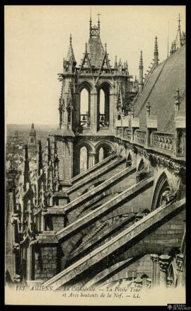 Tarjeta postal de la Petite Tour y los arbotantes de la Catedral de Amiens editada por Lévy Fils ...