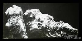 
Parthenon. Giebelgruppen. Sog. Thauschwestern [Kloto, Lakesis y Atropos, las tres Moria o Parcas...