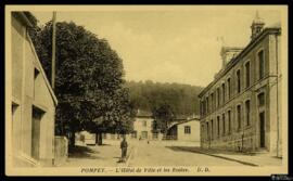 Tarjeta postal de fototipia de vista exterior del Ayuntamiento y las Escuelas de Pompey editada p...