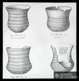 Cuatro vasijas (una de ellas de los Altos Pirineos y otra, de Bretaña)