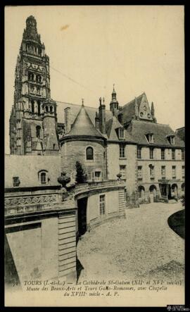 Tarjeta postal de vista exterior de la Catedral de San Gaciano, el Museo de Bellas Artes y las To...