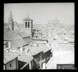 Vista tomada desde la explanada del Alcázar de Toledo.