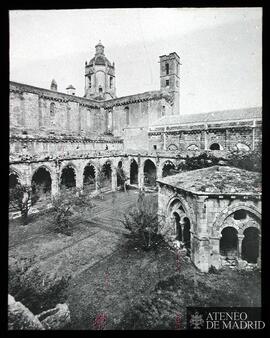 André y Sleieh: Claustro y patio interior del monasterio de Santa Creus de Tarragona.