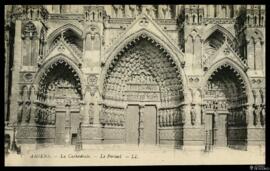 Tarjeta postal de vista exterior del portal de la Catedral de Amiens editada por Lévy Fils et Cie...