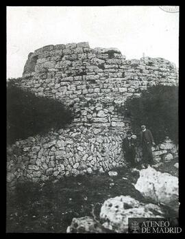 Torrelló (Menorca). Talayot recontruido
