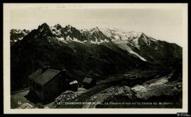 Tarjeta postal de vista del paisaje de la estación de esquí La Flégère junto a la cadena montaños...