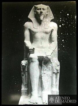 Estatua de Kefrén en el Museo de Gizéh en Egipto
