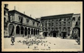 Tarjeta postal de escena costumbrista urbana en la Piazza Dante de Verona editada por Gianni Ferr...