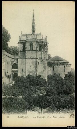 Tarteja postal de vista exterior de la Torre de César y la capilla Saint-Hubert en Amboise editad...