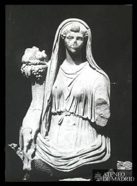 Baena. Museo arqueológico. Escultura de mujer