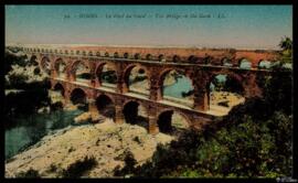 Tarjeta postal a color de vista panorámica del Pont du Gard de Nimes editada por Lévy et Neurdein...