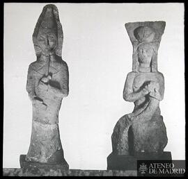 Cerro de los Santos. Dos esculturas falsas según Mélida del Cerro de los Santos en el Museo Arque...