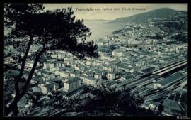 Tarjeta postal de vista panorámica de Ventimiglia hacia la costa francesa editadaa por L. Billi -...