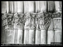 
Capiteles de la puerta del Claustro en la Catedral de Tarragona.
