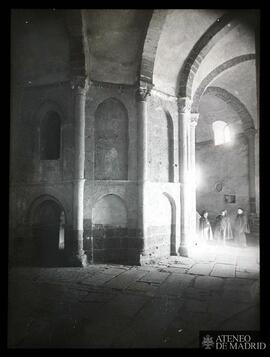 Interior de la iglesia de la Vera Cruz de Segovia.