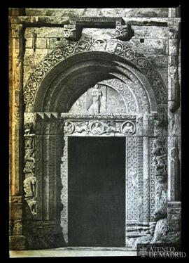 Portada de San Miguel de Pavia