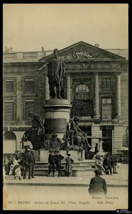 Tarjeta postal de la estatua de Luis XV en la Place Royale de Rems editada por los Neurdein Frère...