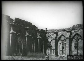 Ruinas de un claustro gótico