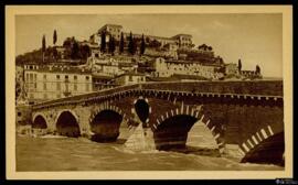 Tarjeta postal de vista panorámica del Puente de Piedra y el Castillo San Pietro de Verona editad...