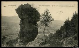 Tarjeta postal circulada de la Roche Tourelle y el Vallée de la Cère en Vic-sur-Cère editada por ...