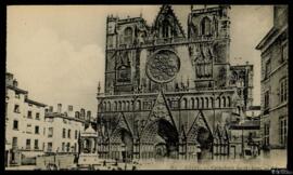 Tarjeta postal de vista exterior de la Cathédrale Saint-Jean de Lyon editada por Lévy Fils et Cie...