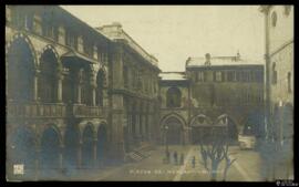 Tarjeta postal oficial de la Camera di Comercio di Milano de la Piazza dei Mercanti