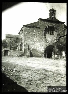 Exterior de la Iglesia del Monasterio de Santa María de Huerta (Soria).