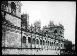 
Salamanca. Cresterías de la fachada del Palacio de Monterrey, obra de Gil de Hontañón

