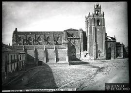 
Vista general de la Catedral  de Palencia por el mediodía
