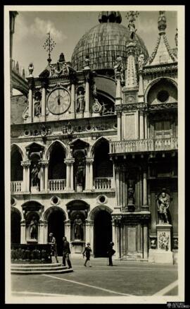 Tarjeta postal de la fachada interna del gran cortile conocido como "dell’orologio" en ...