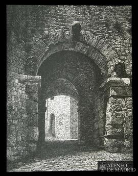 Volterra. Puerta del Arco