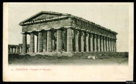 Tarjeta postal de vista exterior dedl Templo de Neptuno en Paestum editada por Richter & Co. ...