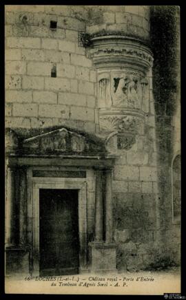 Tarjeta postal de vista exterior de la entrada a la Tumba de Agnès Sorel en el Castillo de Loches...