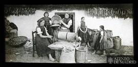 
Mujeres ¿moliendo trigo?
